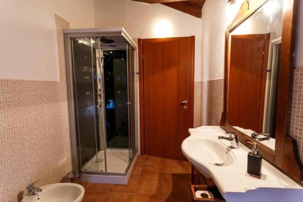 Onlyrooms I - Central & Quiet Area Кальяри Номер фото